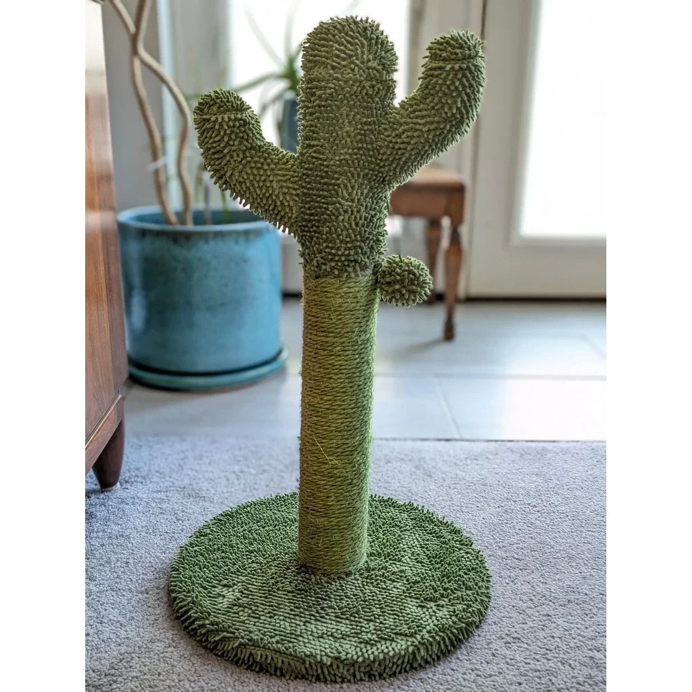 Cactus Cat Scratching Post Green Sisal Rope NEW Open Box